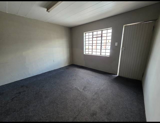 239M² WAREHOUSE TO LET IN CITY DEEP